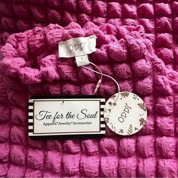 Oddy Women's Pink Bubble Top Short Sleeves Mock Turtle Neck Size Small NWT - Picture 3 of 8